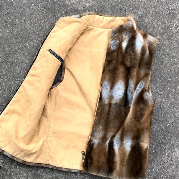 Faux Fur Skea Reversible Ski Vest! - Picture 4 of 7